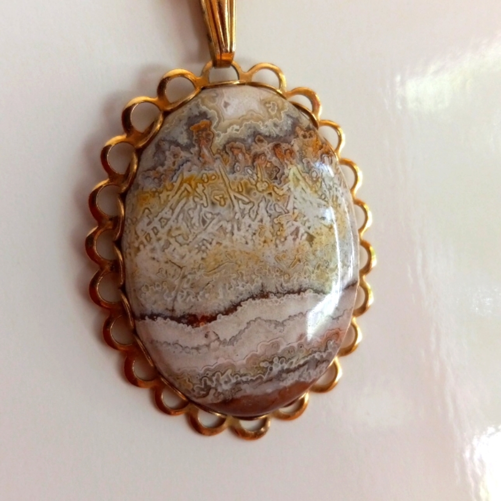 🏜 Vintage Lace Agate Quartz Oval Pendant on 18" Gold Metal Chain 🏜